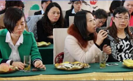 ˍuҼ2015Ʒbp(hu )߽(jng)N(xio)Մ(hu )AM(mn)Y